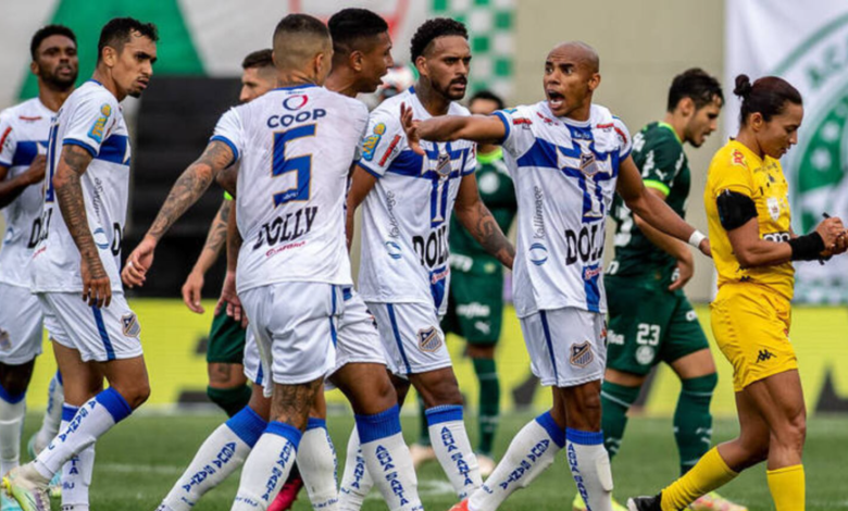 Água Santa e Palmeiras empatam